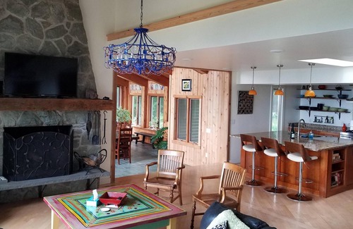 Naples House | Private 3Bd3.5Ba w/Lake View, Pool, Hot Tub, Fast Wi-Fi 🐶