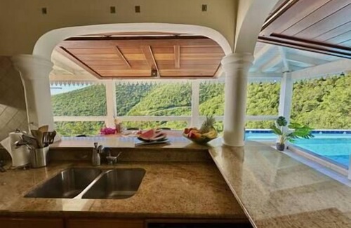 Almond Grove House | Private 3bdr ocean view villa