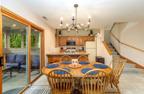 The Galena Territory House | Private 3BR/2BA Territory Home Nestled in the Trees