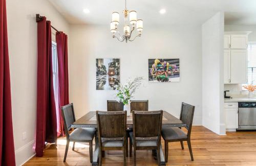 Faubourg Lafayette Apartment | Private 3BR on Carondelet by Hosteeva