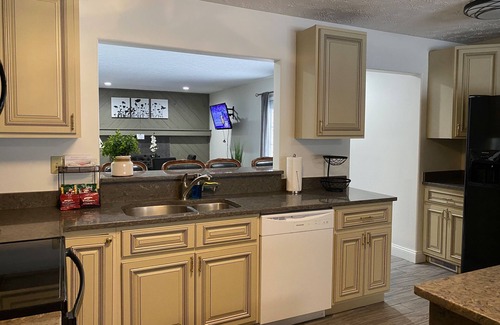 Wayne House | Private 4 BDRM- 3 BTHS house, 5 Miles from Downtown #4 ❤️