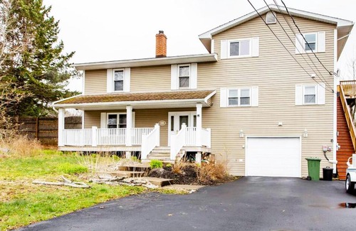 Lower Sackville House | Private 4 bedrooms 2 bathrooms Free Parking
