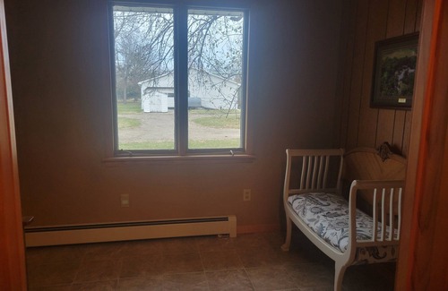 Chelsea House | Private, 4-bedroom country house in Chelsea. Located on the Iowa River.
