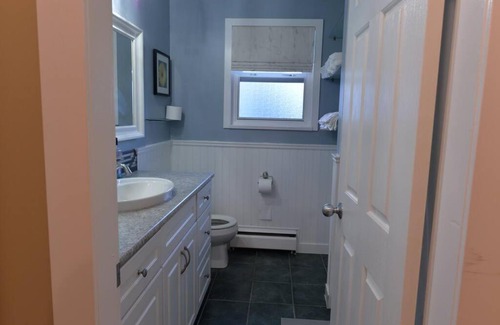 White Rock House | Private 4 bedrooms house with full kitchen & living room