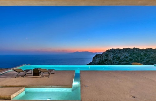 Milopotas Villa | Private 4 Br Luxury Peaceful Mylo Villa W 2 Pools Close to Mylopotas Beach