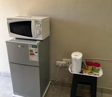 Ermelo House | Private 4 Double Room Guest Wing, Comfortable, Secure Parking, Wi-Fi, Ensuite Bath