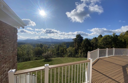 Waynesville House | Private 48 Acre Mountain Estate overlooking Lake Junaluska