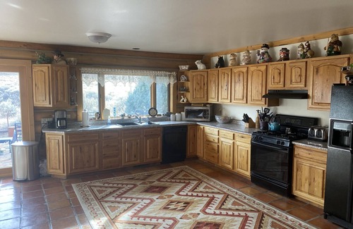 Palmetto Bay House | Private 4bdrm 2.5bth on 1 acre with private pool and tennis court.