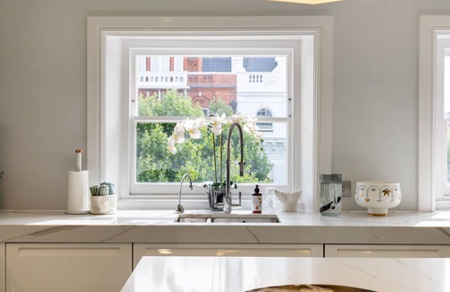 Queen's Gate Apartment | Private 5 Bed Home /Huge Roof Terrace