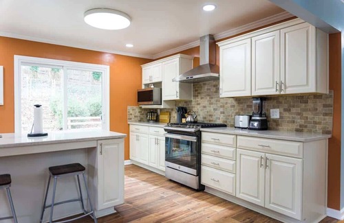 Cave Spring House | Private 5 Bedroom House Nestled in Heart of Town