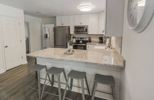 Saint Elmo House | Private 5 BR Vacation Home on Skyline