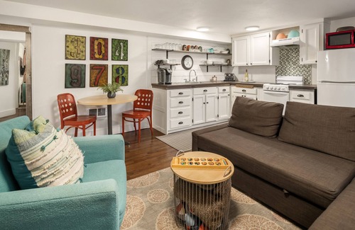Three Tree Point Apartment | Private 5 Star One Bedroom Bungalow near the Airport/Ocean and 15 min to Seattle