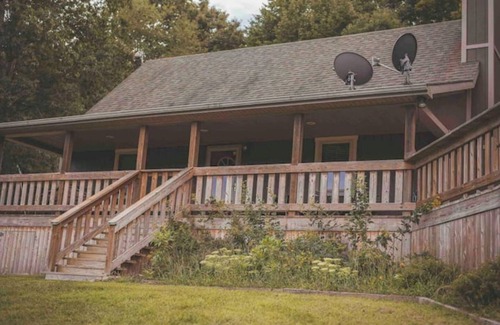 Wakefield Cabin | Private 78 Acres with 5-acre lake and wedding venue in Lucasville, OH