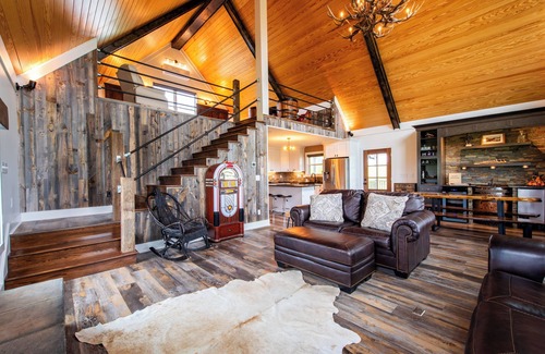 Waddy House | Private A-frame Cabin - Hot tub, Firepit & Views