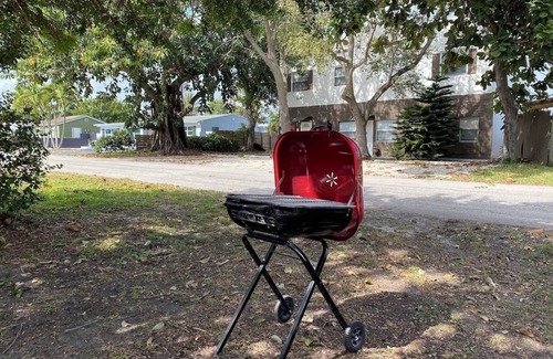 Royal Poinciana Apartment | Private Access Full Size Studio Close to Hollywood Beach