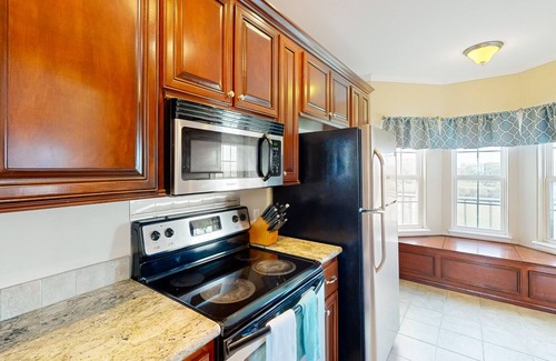 Texas Gulf Coast Region House | Private acreage next to the bayou with kayaks, porches, open layout, W/D, & AC