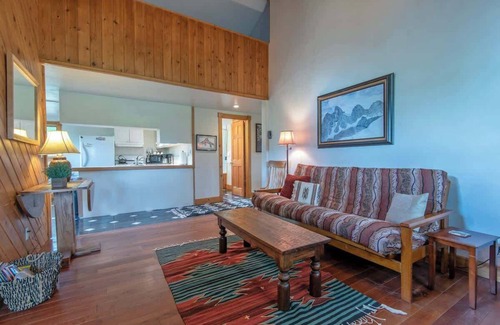 Tetonia House | Private Acreage - Teton Meadow Grand View Cabin