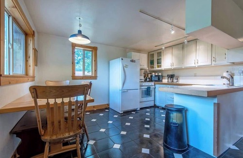 Tetonia House | Private Acreage - Teton Meadow Grand View Cabin