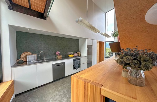 Queenstown House | Private adults only getaway with stunning views