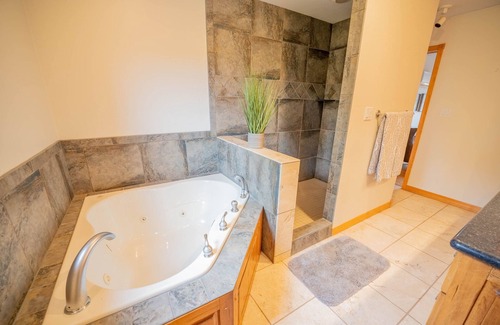 Gunnison House | Private Almont location