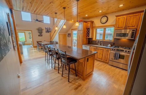 Gunnison House | Private Almont location