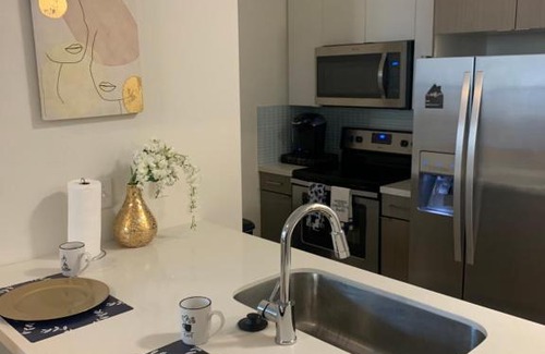 Parkway Central Apartment | Private, amazing 1-bedroom apt in central location