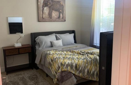 Parkway Central Apartment | Private, amazing 1-bedroom apt in central location