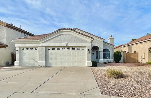 Neely Farms House | Private and Charming Vacation Home near Downton Gilbert - Pool/hot tub/fireplace