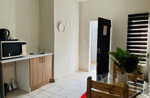 Northcliff Apartment | Private And Clean Unit With Queen Bed