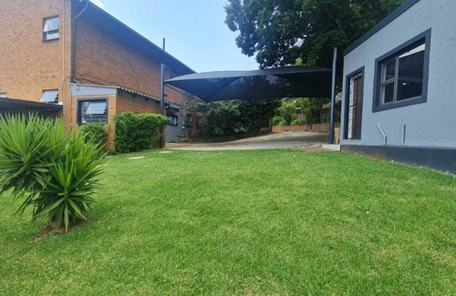 Northcliff Apartment | Private And Clean Unit With Queen Bed