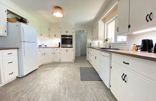 Hall's Harbour House | Private and cozy home - a short walk from the picturesque Halls Harbour hamlet