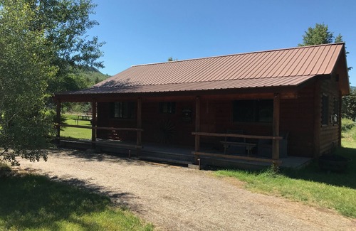 Hoback Junction House | Private and Cozy Guesthouse! Very Selective Booking! Sleeps 4!
