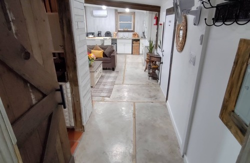 Hidden Meadow Community House | private and cozy little Casita