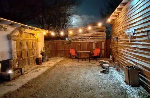 Hidden Meadow Community House | private and cozy little Casita