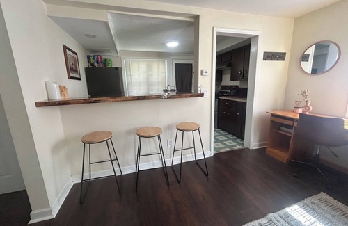 Little York House | Private and Cozy 2 Bedroom House with Amenities!