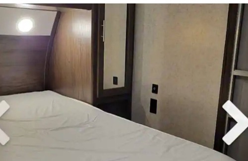 Rosehill House | Private and delightful one bedroom travel trailer