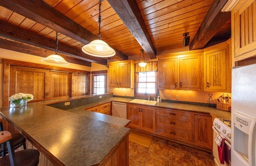 Gunnison House | Private and secluded mountain getaway!