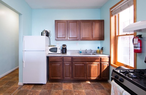 Brooklyn Apartment | Private and Spacious Uint located just 1 block fro, Beache & Amusement.