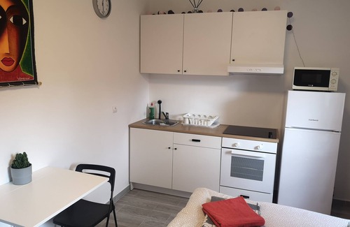 Villaviciosa de Odon Apartment | Private Apartment in Green Neighborhood Villa