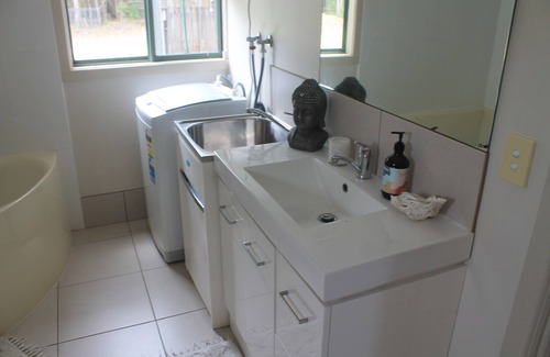 Kurrimine Beach Apartment | Private Apartment Huge Pool and Amenities Sleeps 6 ppl