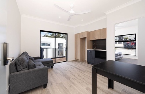 Collingwood Park Apartment | Private apartment room unit, fully furnished located 35 mins from Brisbane cbd