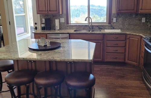Colfax Apartment | Private apartment attached to three story hillside home
