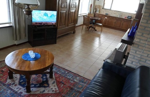 Burgerbrug Apartment | Private apartment close to the beach and sights.