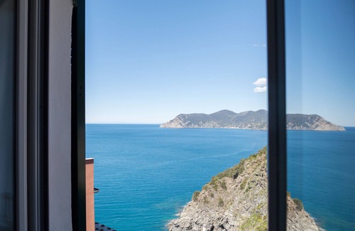 Corniglia House | Private apartment in Corniglia Cinque Terre, terrace sea view