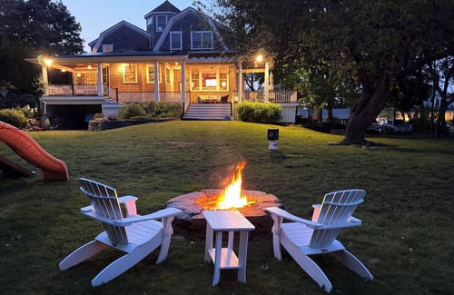 Greenbush Apartment | Private Apartment in Third Cliff Scituate Home .Walk to Beach. Pet Friendly