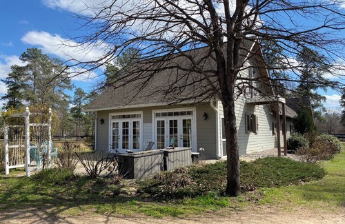 Aiken Apartment | Private apartment on horse farm with community amenities available.