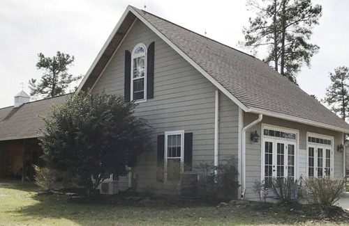 Aiken Apartment | Private apartment on horse farm with community amenities available.