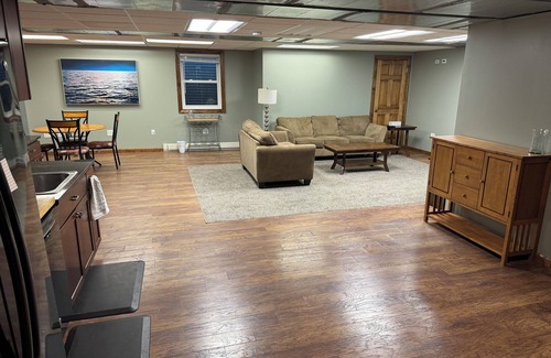 Albany Apartment | Private Apartment Sleeps 6+, Capital Region near everything!