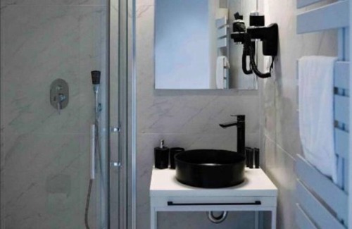 Dauis Apartment | Private Apartment with a big swimming pool