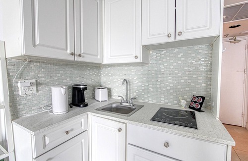 Mid Beach Apartment | Private Apartments at the Casablanca
